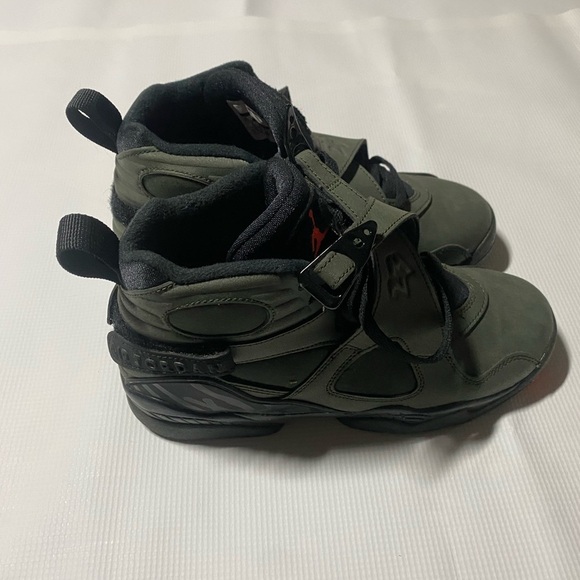 Size 5 Youth- Air Jordan 8 Retro Take Flight - Picture 2 of 3